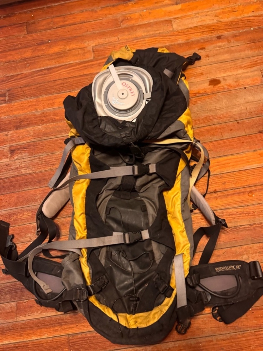 Osprey Exposure 50 Hiking Backpack 50L Yellow Black Gray Hip Belt Adjustable wit